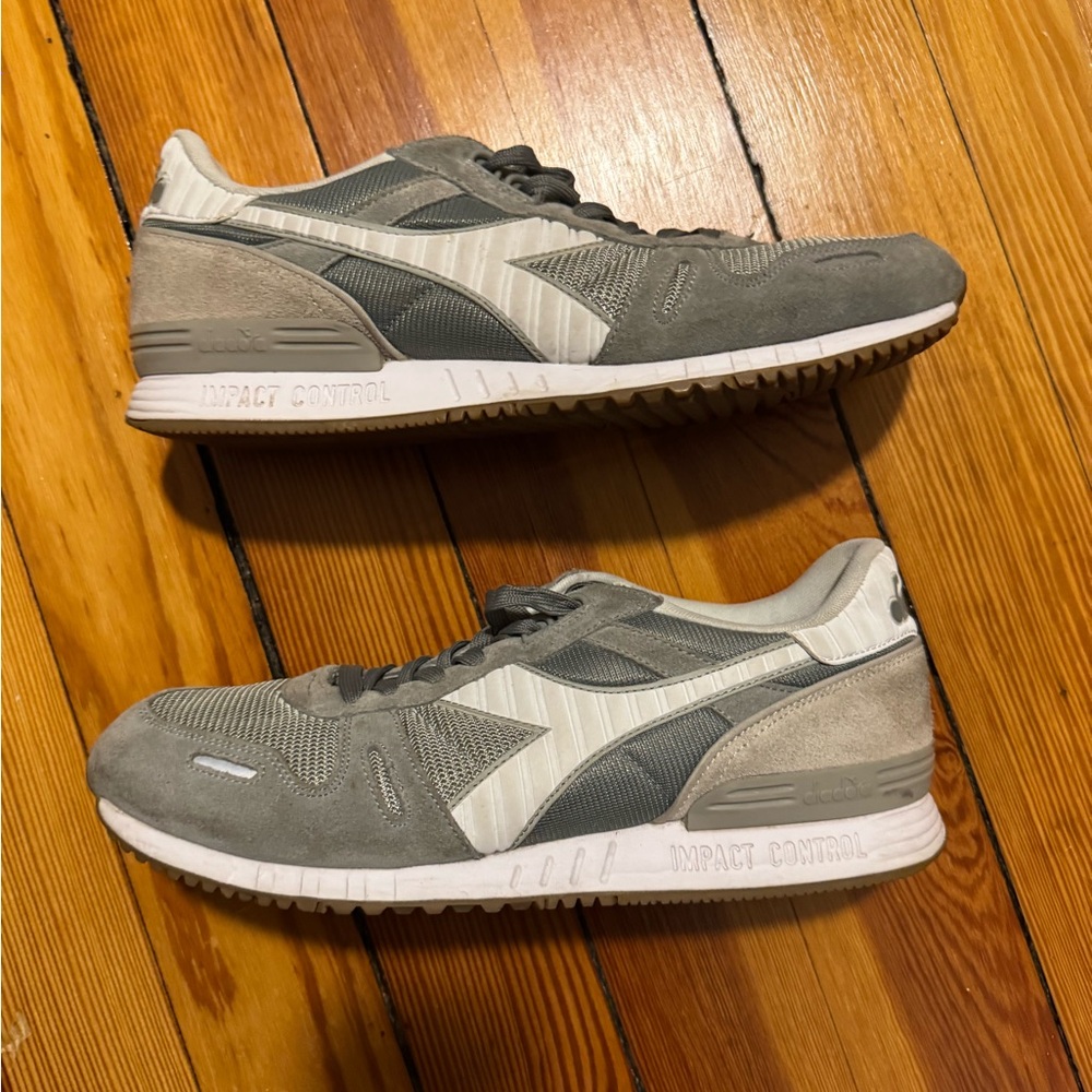 Diadora Titan 2 Mens 10.5 Gray and Black Sneakers Titan II